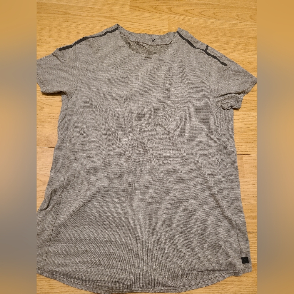 Tan/Grey lululemon lab tshirt